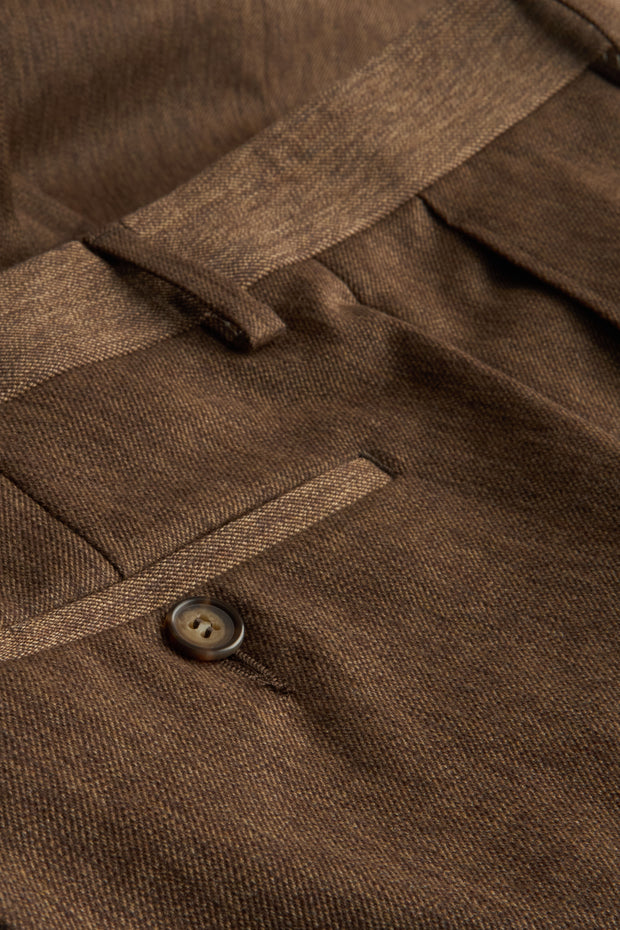 pantalon siza coupe ajustée en serge de laine cachou