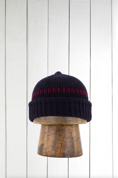 Inis Meain bonnet in black and red alpaca merino and silk