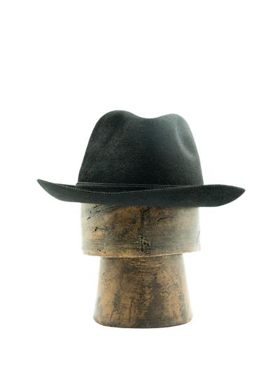 Water-repellent black cashmere felt hat