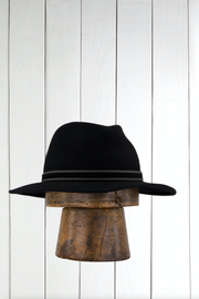 water-repellent black wool felt hat