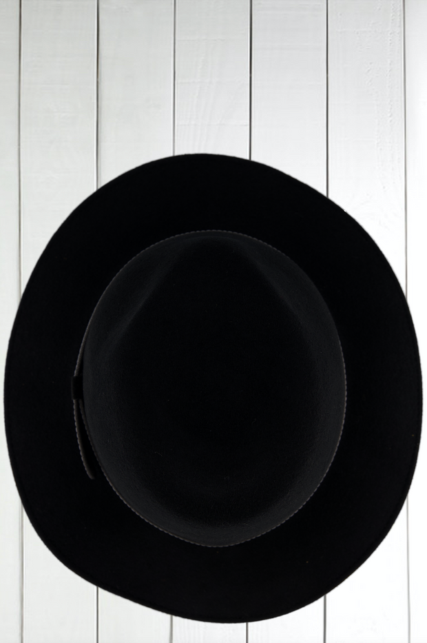 water-repellent black wool felt hat