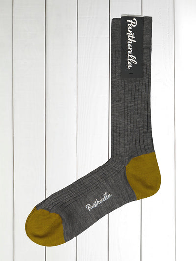 chaussettes pantherella en laine gris chiné à glands fougère
