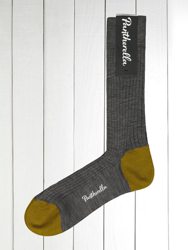 chaussettes pantherella en laine gris chiné à glands fougère