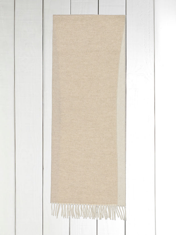 fringed scarf in beige-and-linen double-faced cashmere