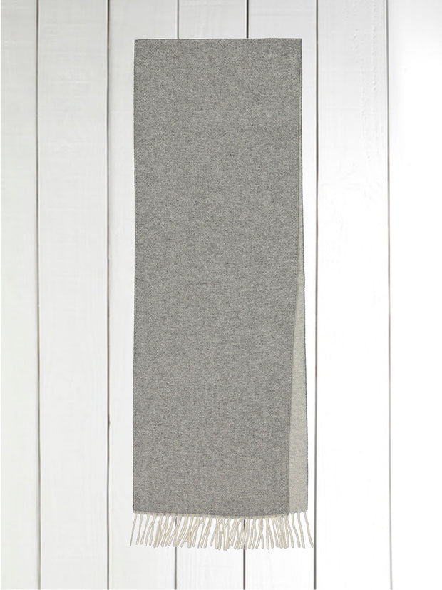 double-sided fringed cashmere scarf in mottled grey on light grey 