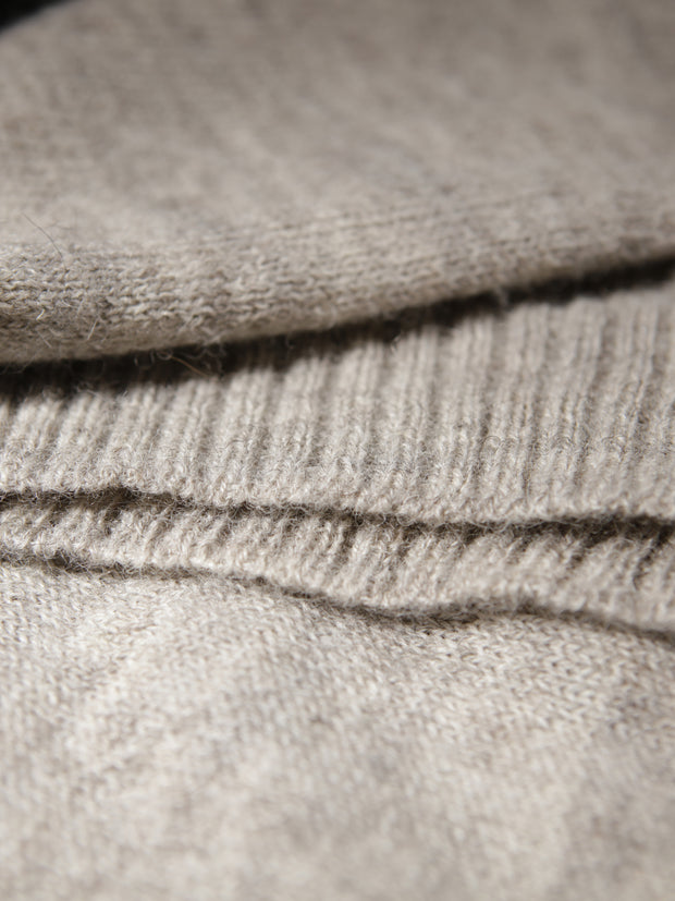 round-neck pullover in natural shetland silver