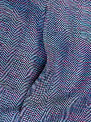 veste tyrol ajustée en soie indienne chamarrée violette, bleu, vert sur rose