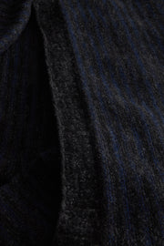 pull Inis Meain à col cheminée en laine et cachemire à rayures irrégulières bleu d'hiver