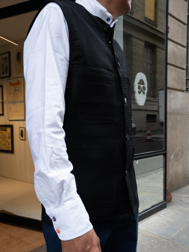 sleeveless jacket in black linen-and-cotton honeycomb 