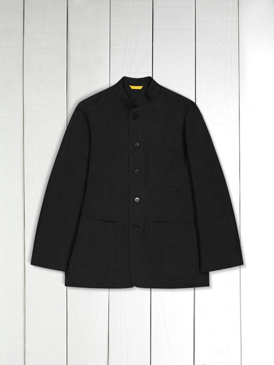 fitted tyrol jacket in a very light pure linen black canvas