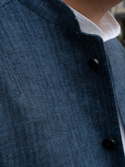 veste tyrol ajustée en toile pur lin bleu Dufy à chevrons noirs