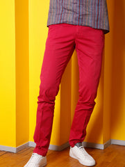 pantalon chino en coton extensible framboise