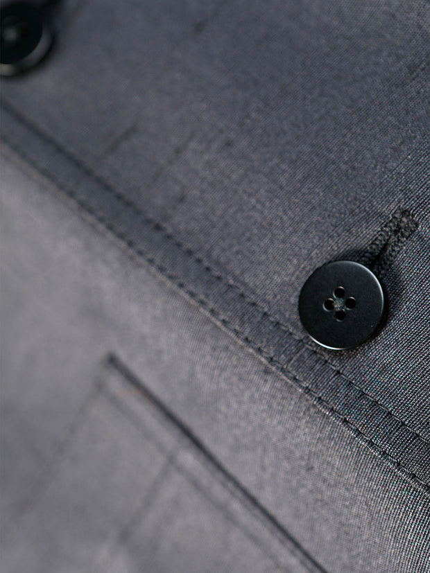 La soie shantung noire : une exclusivité hollington